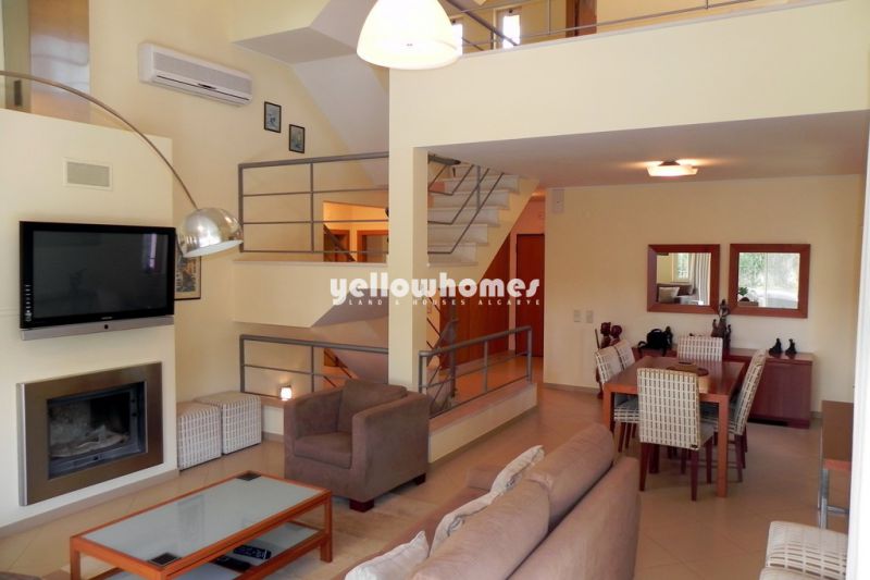 Moradia V4 com piscina perto de Vale do Lobo